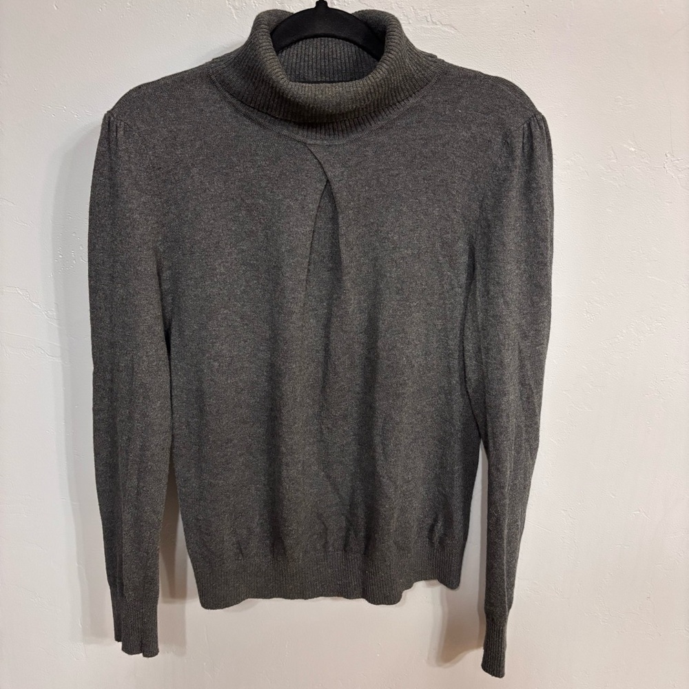 Michael Kors Gray Turtleneck Sweater w Front Pleat - Sz M GUC